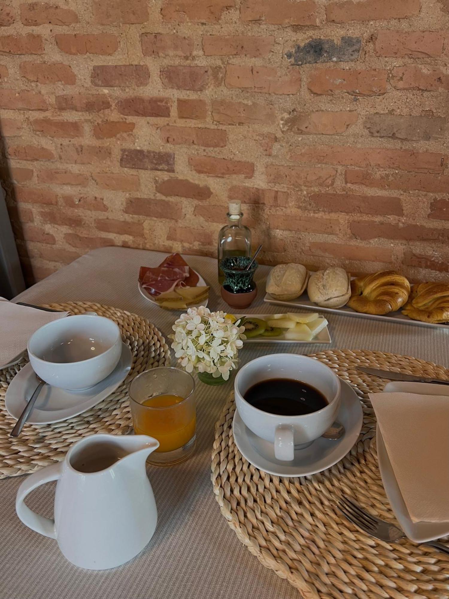 Castillo De Monte La Reina Posada Real & Bodega 토로 외부 사진